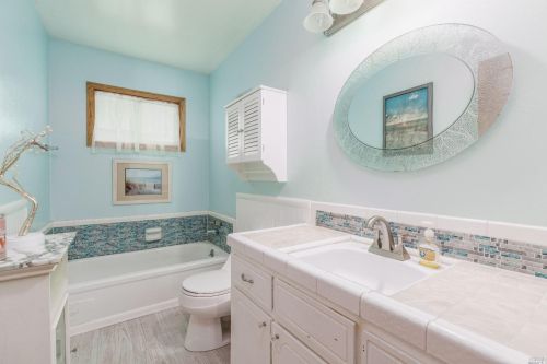 415 Washo Dr, Ukiah CA  95482-5136 exterior