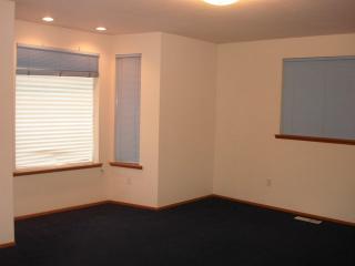 2311 End St, Olympia, WA 98502-8323