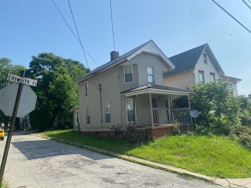 364 Ellsworth St, Hermitage, PA 16146-1348