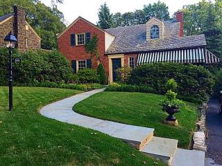 263 Kenforest Dr, Pittsburgh, PA 15216-1133