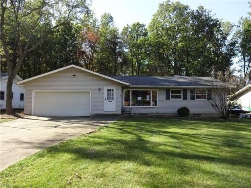 10208 Fairtree Dr, Cleveland, OH 44149-2350