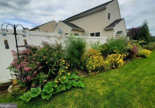 1954 Canyon Creek Rd, Gilbertsville PA  19525-7003 exterior