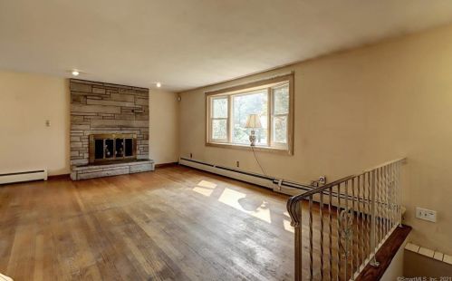 1745 Hartford Tpke, North Haven, CT 06473-1249