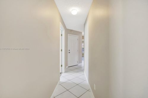2728 177th Ave, Hollywood FL  33029-5142 exterior