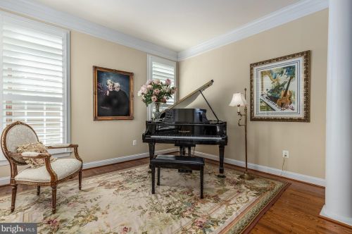 18345 Mid Ocean Pl, Leesburg VA 20176-7451 exterior