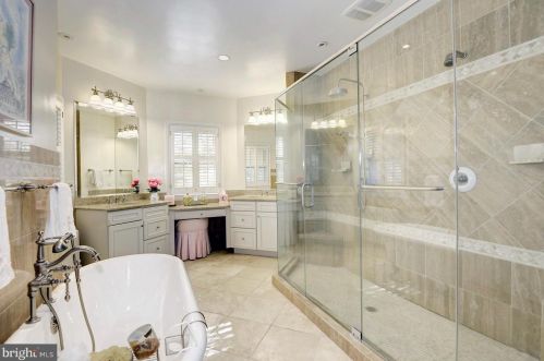 9414 Georgetown Pike, Great Falls VA  22066-2735 exterior