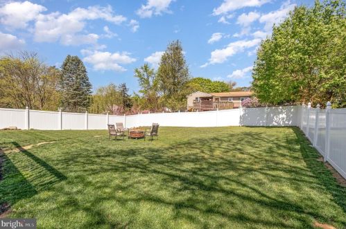 81 Moongale Dr, Carlisle PA  17013-2116 exterior