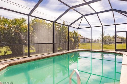 1823 6th Ave, Cape Coral FL  33909-9216 exterior