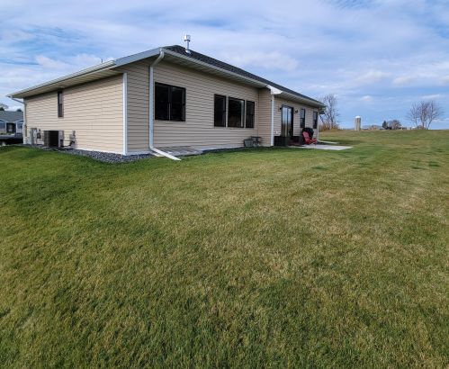 2525 Stoney Brook Ct, Manitowoc WI  54220-8640 exterior