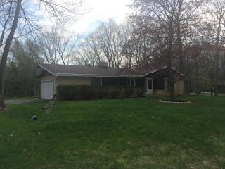 3901 Glenwood Dr, Hales Corners, WI 53132-8434