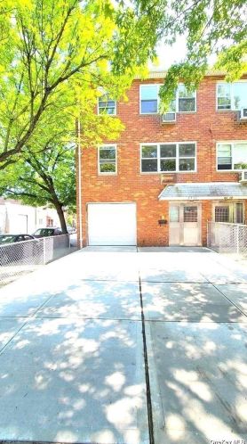 83-20 101st Ave, Jamaica, NY 11416-1026