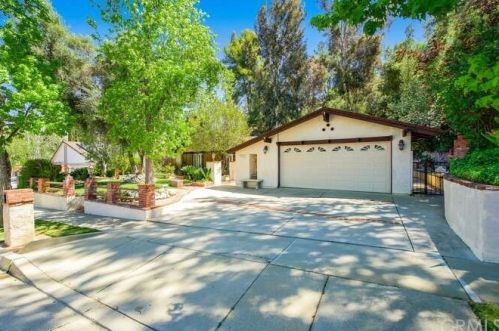 3974 Jim Bowie Rd, Calabasas, CA 91301-3606