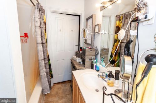 296 2nd St, Highspire PA  17034-1555 exterior