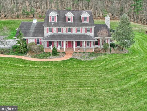 213 Oak Grove Rd, Lincoln Colliery, PA 17963-8650