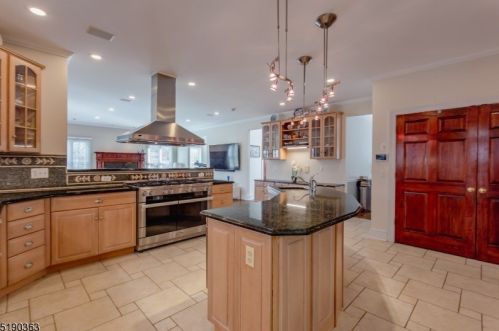 608 Shore Trl, Sparta NJ  07871-1329 exterior