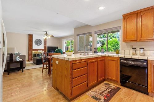 4400 Calle De Farrar, San Jose CA  95118-1909 exterior