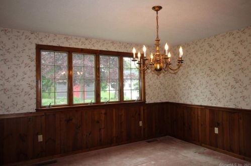 3 Dean Dr, Wallingford CT  06492-3215 exterior