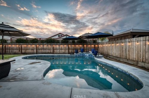 2811 Cypress Ave, Fresno, CA 93727-7986