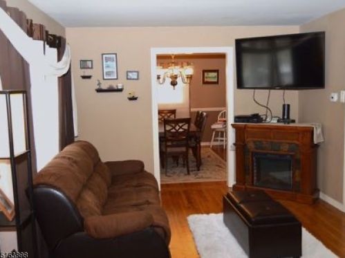 78 Parkway, West Paterson NJ  07424-1256 exterior