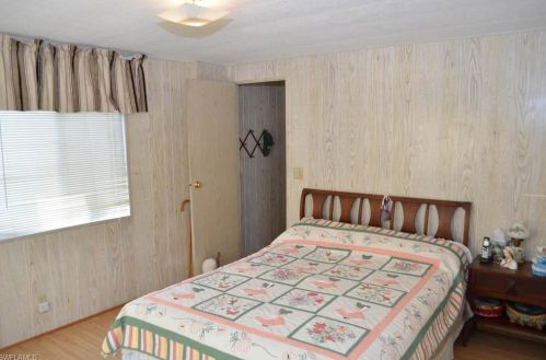 4723 Sandpiper Dr, Saint James City FL  33956-2810 exterior