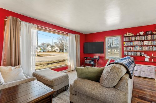 1803 Lincolnway, Mishawaka, IN 46544-3113