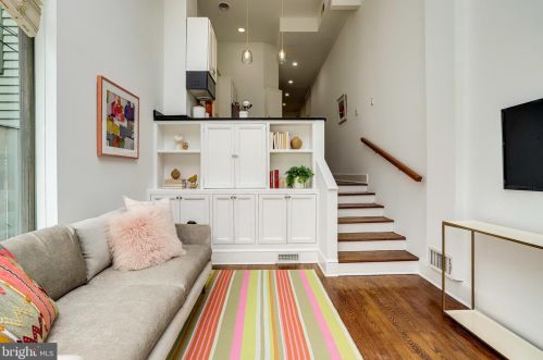 421 1st St, Washington DC 20003-1827 exterior