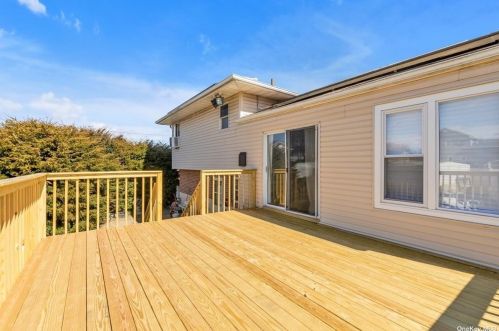 1506 Peapond Rd, North Bellmore NY  11710-2924 exterior