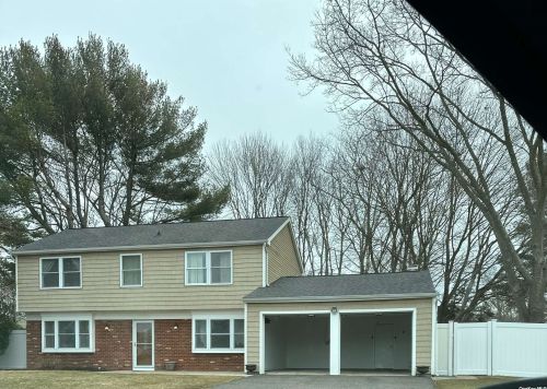 10 Valiant Dr, South Setauket, NY 11720-1435