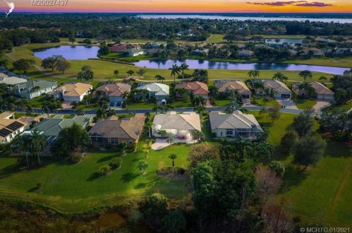 2207 Montrose Ln, Fort Pierce, FL 34952-6065