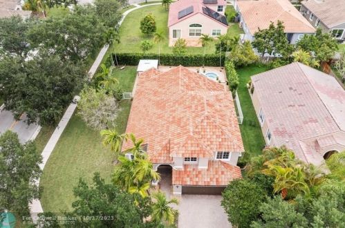 1277 144th Ter, Hollywood FL  33028-2925 exterior