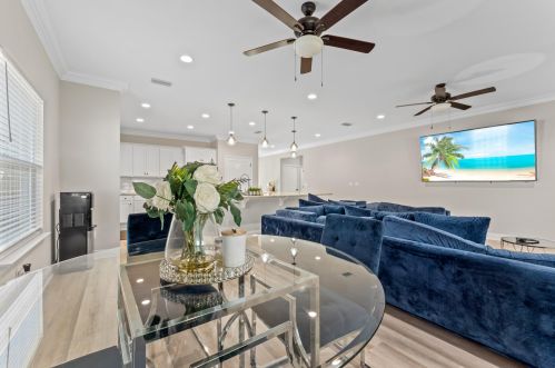 31 8th Ave, Shalimar FL  32579-1806 exterior