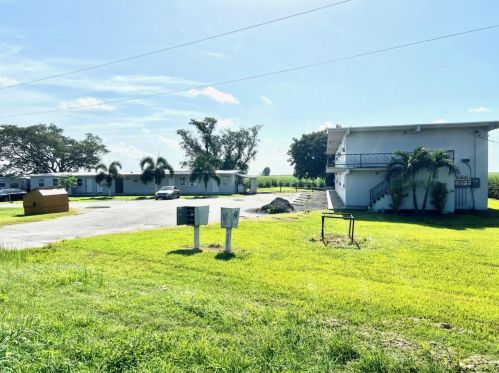 220 State Market Rd, Pahokee, FL 33476-1539
