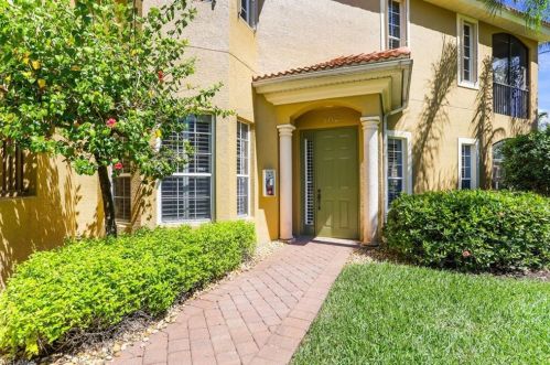5021 Maxwell Cir, Naples, FL 34105-4557