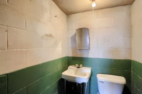 1215 Mount Jackson Rd, New Castle PA  16102-2919 exterior