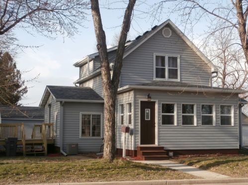 227 4th St, New Johannesburg, WI 54017-1118