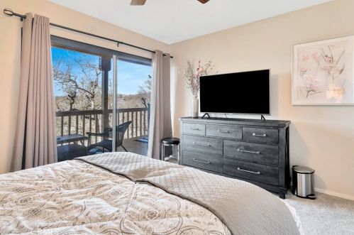 2355 Lakeview Dr, Lake Nacimiento CA  93426-9626 exterior
