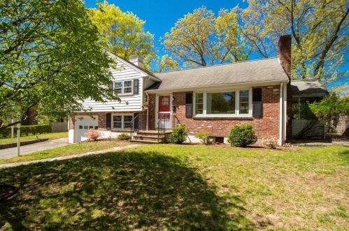 53 Hunnewell St, Needham, MA 02494-1809