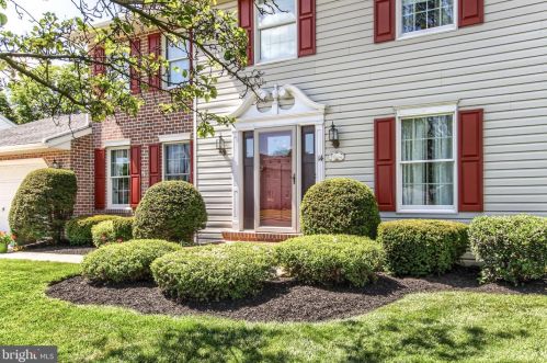 14 Madder Dr, Navy Sup Dpt, PA 17050-3402