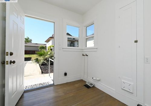 236 Ray St, Pleasanton CA  94566-6620 exterior
