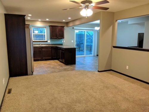 4126 Mourning Dove Dr, Waterloo, IA 50702-6106