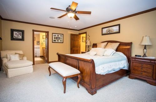 2 Deepwood Dr, Norwich CT  06360-1608 exterior