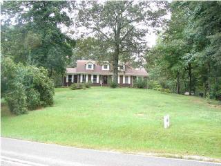 360 Dee Hendrix Rd, Bessemer, AL 35023-5877