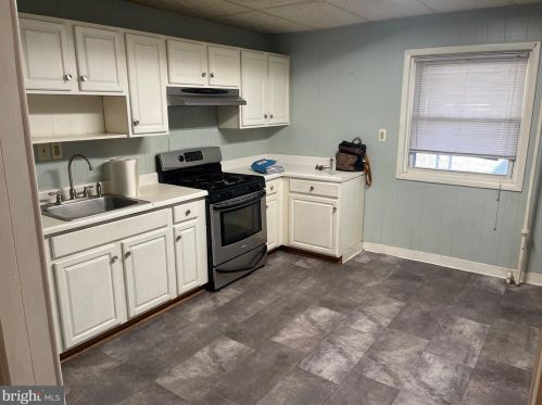 305 Morris St, Gloucester NJ  08030-1448 exterior