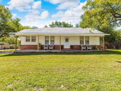 521 Woodard Ave, Cleburne, TX 76033-5243