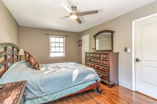 6 Stuart Ct, Huntington Station NY  11746-4237 exterior