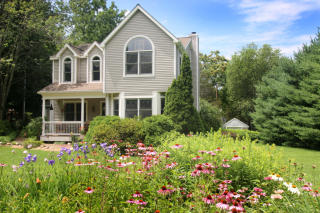 1 Old Turnpike Rd, Bethel, CT 06801-1302