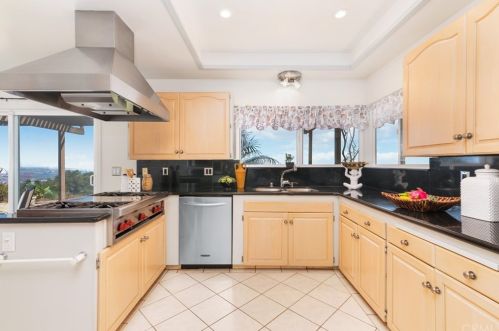 3335 Starline Dr, Palos Verdes Estates CA  90275-6310 exterior