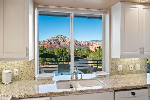 12 Linda Vis, Sedona AZ 86336-5067 exterior