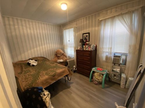 70 6th St, Bayonne NJ  07002-1112 exterior