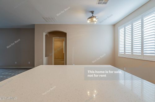 1377 Chestnut Ln, Gilbert AZ  85298-6844 exterior